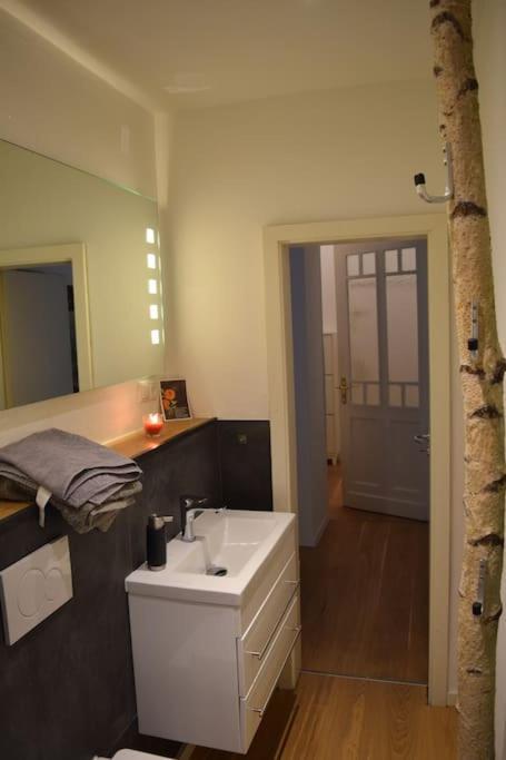Appartement Hochwertige 4-zimmer-wohnung In Koln-sulz